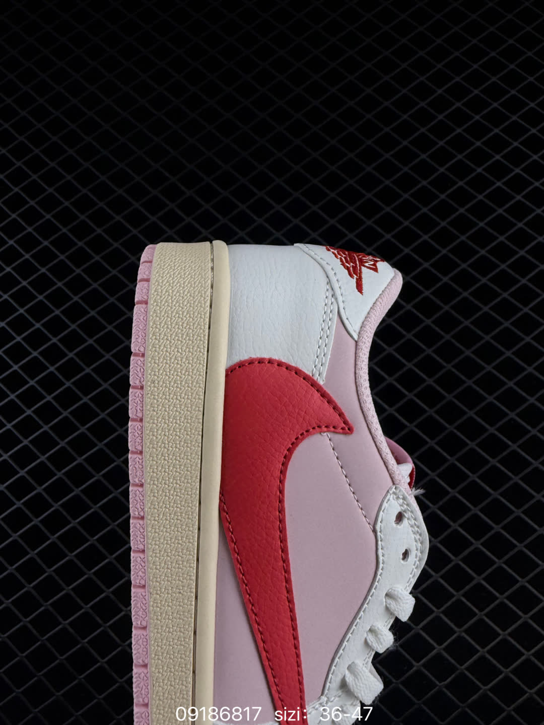 Travis Scott x Air Jordan 1 Low-IQ7604-100
